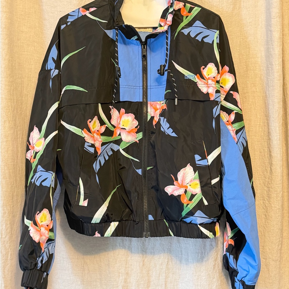 🌺 Levi’s Floral Windbreaker Jacket – Size S